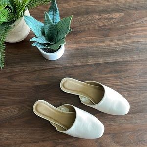 Target Universal Thread Ivory Mules 8.5